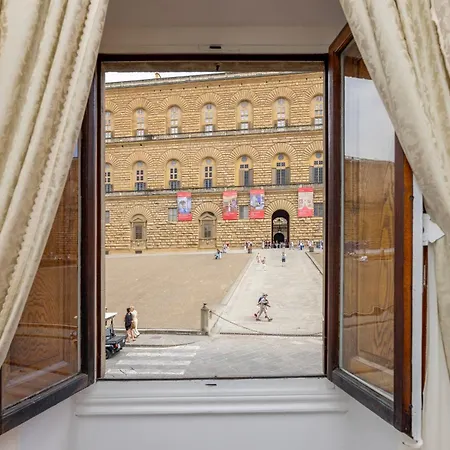 Pitti 13 Residenza D'epoca בית הארחה 4*