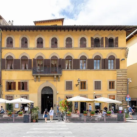 Pitti 13 Residenza D'epoca בית הארחה